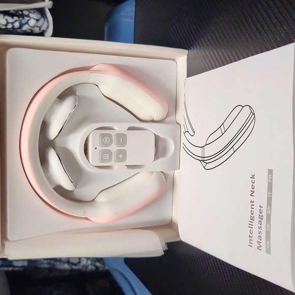 Neck massager - Picture 2 of 3